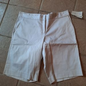 New white stretch Bermuda Shorts 14 Robert Kitchen